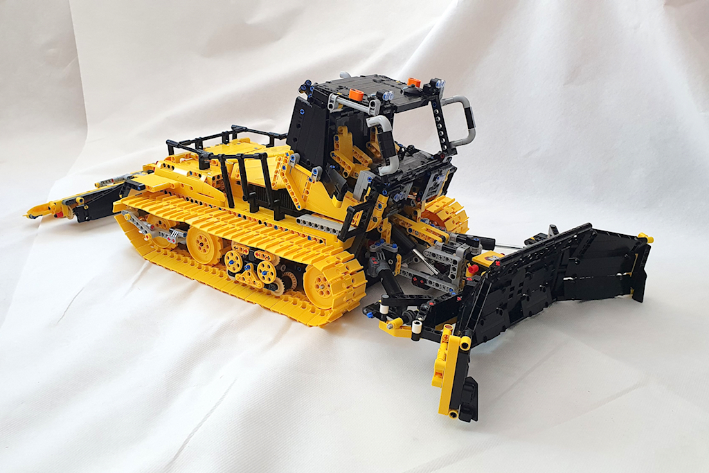 42131 alternate: Snow Groomer