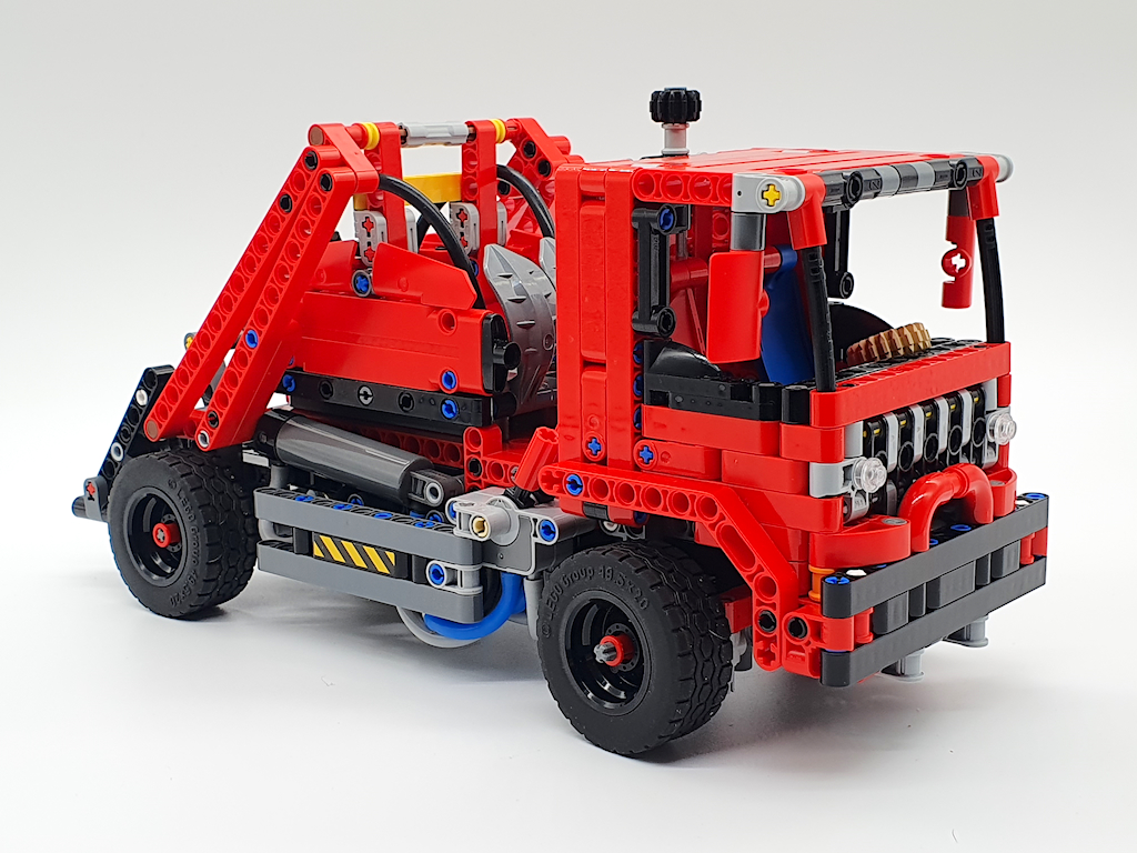 42144 Alternate: Container-Truck